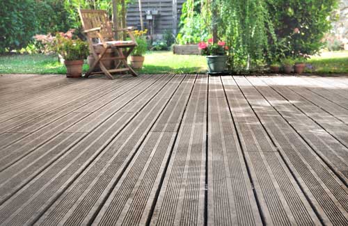 Aménagement du jardin : terrasse en bois
