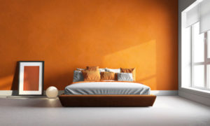 chambre avec mur peint en couleur vive
