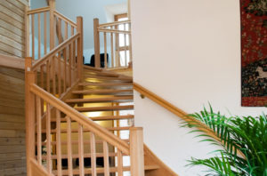 escalier avec rambarde bois