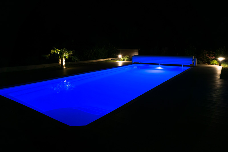 Prix et installation d'un projecteur de piscine